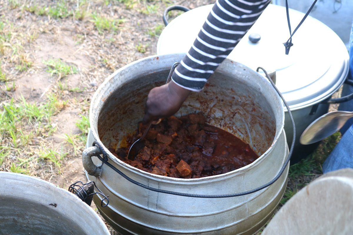 Traditional potjie cooking — Kosi Mouth cultural experience